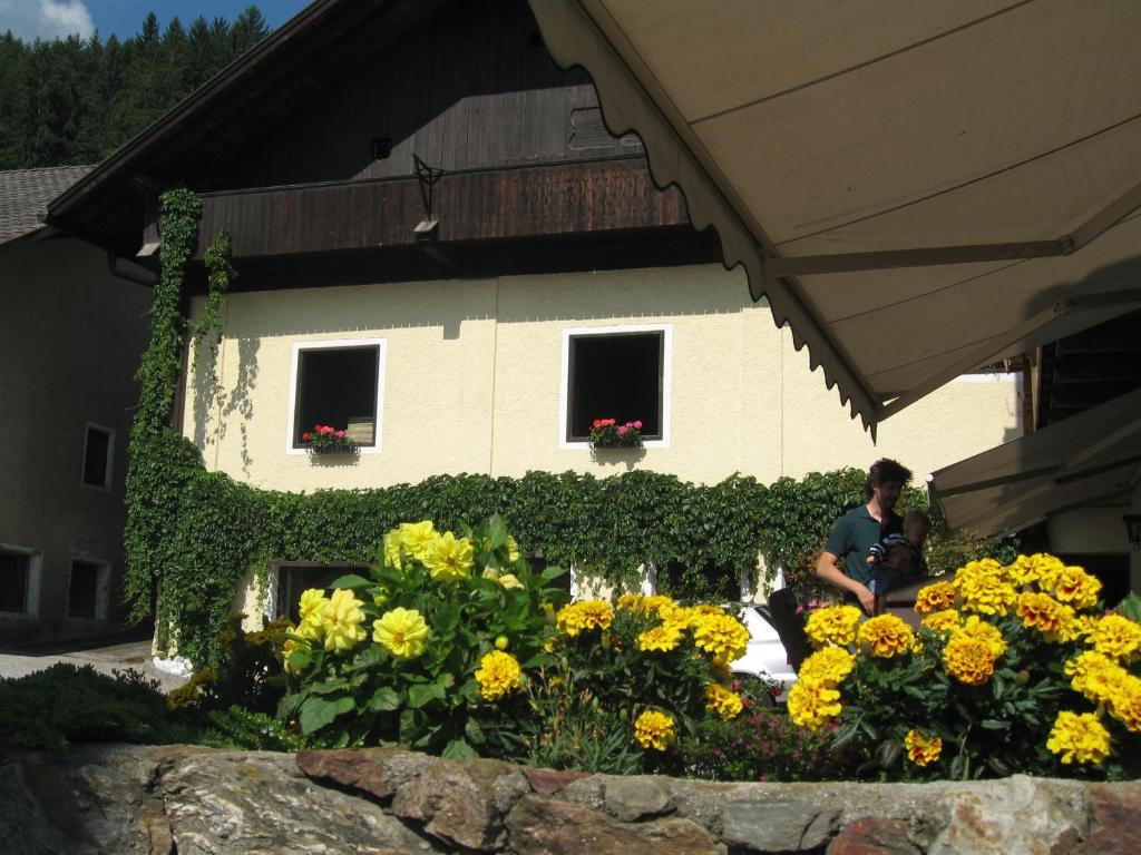 Gasthof Obermair Hotel Chienes Exterior photo