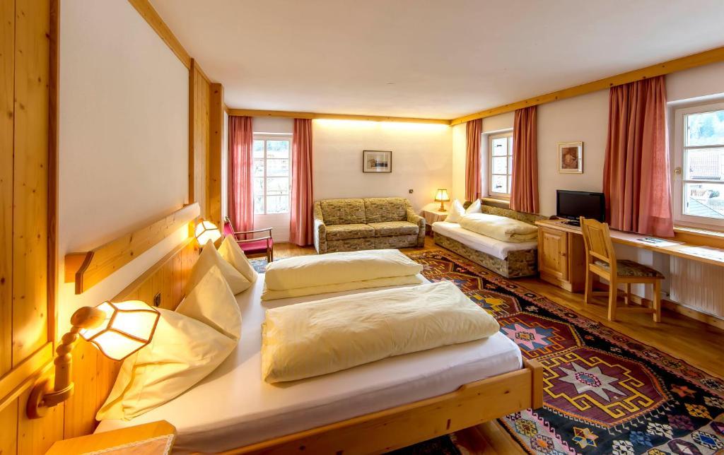 Gasthof Obermair Hotel Chienes Room photo